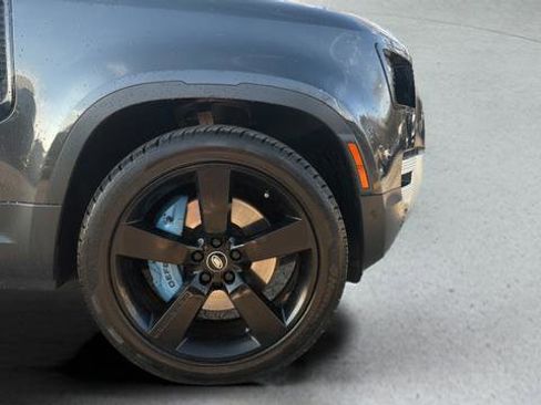 Used 2023 Land Rover Defender 130 SE image 10