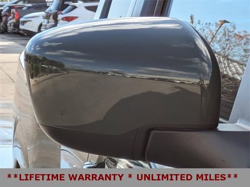 Used 2022 Nissan Frontier SV image 13