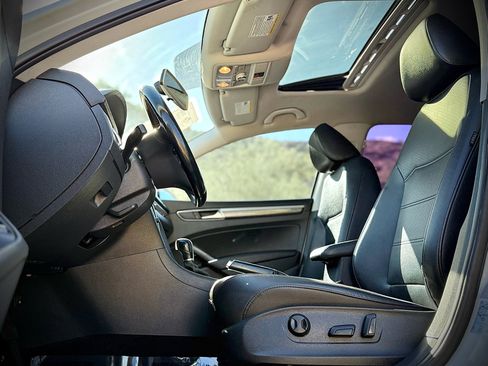 Used 2017 Volkswagen Passat 1.8T SE image 40