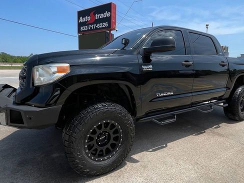 Used 2015 Toyota Tundra SR5 w/ TRD Off Road Package AWD/4WD image 4