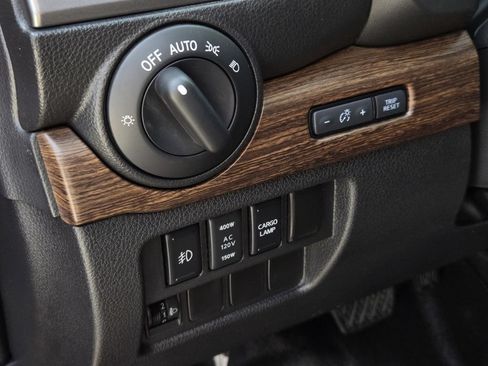Used 2019 Nissan Titan Platinum Reserve RWD image 18
