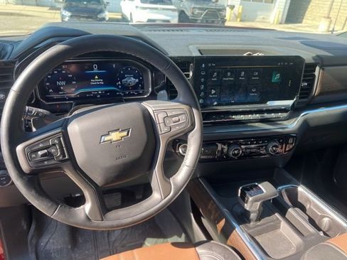 Used 2025 Chevrolet Silverado 1500 High Country image 9