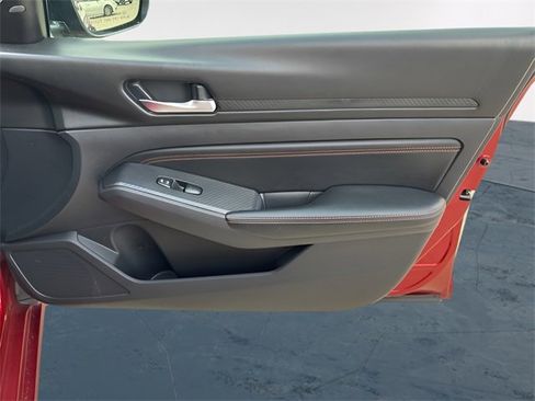 Used 2019 Nissan Altima 2.5 SR image 13