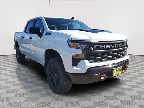 New 2026 Chevrolet Silverado 1500 Custom Trail Boss w/ LPO, Dark Essentials Package image 2