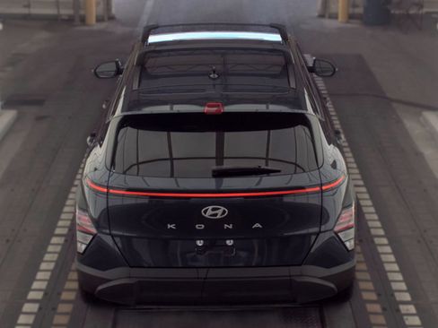 Used 2025 Hyundai Kona SEL FWD image 9