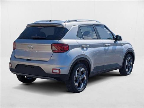 New 2025 Hyundai Venue SEL image 2