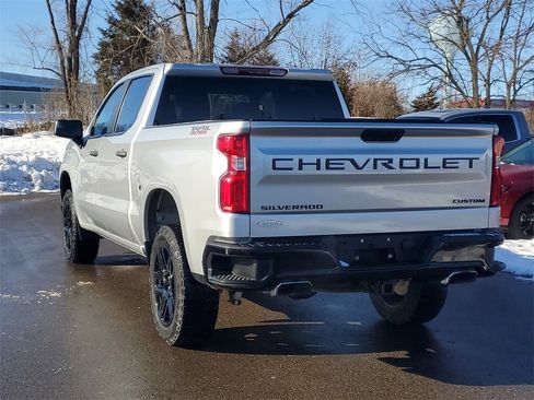 Used 2022 Chevrolet Silverado 1500 Custom Trail Boss w/ Safety Confidence Package image 2