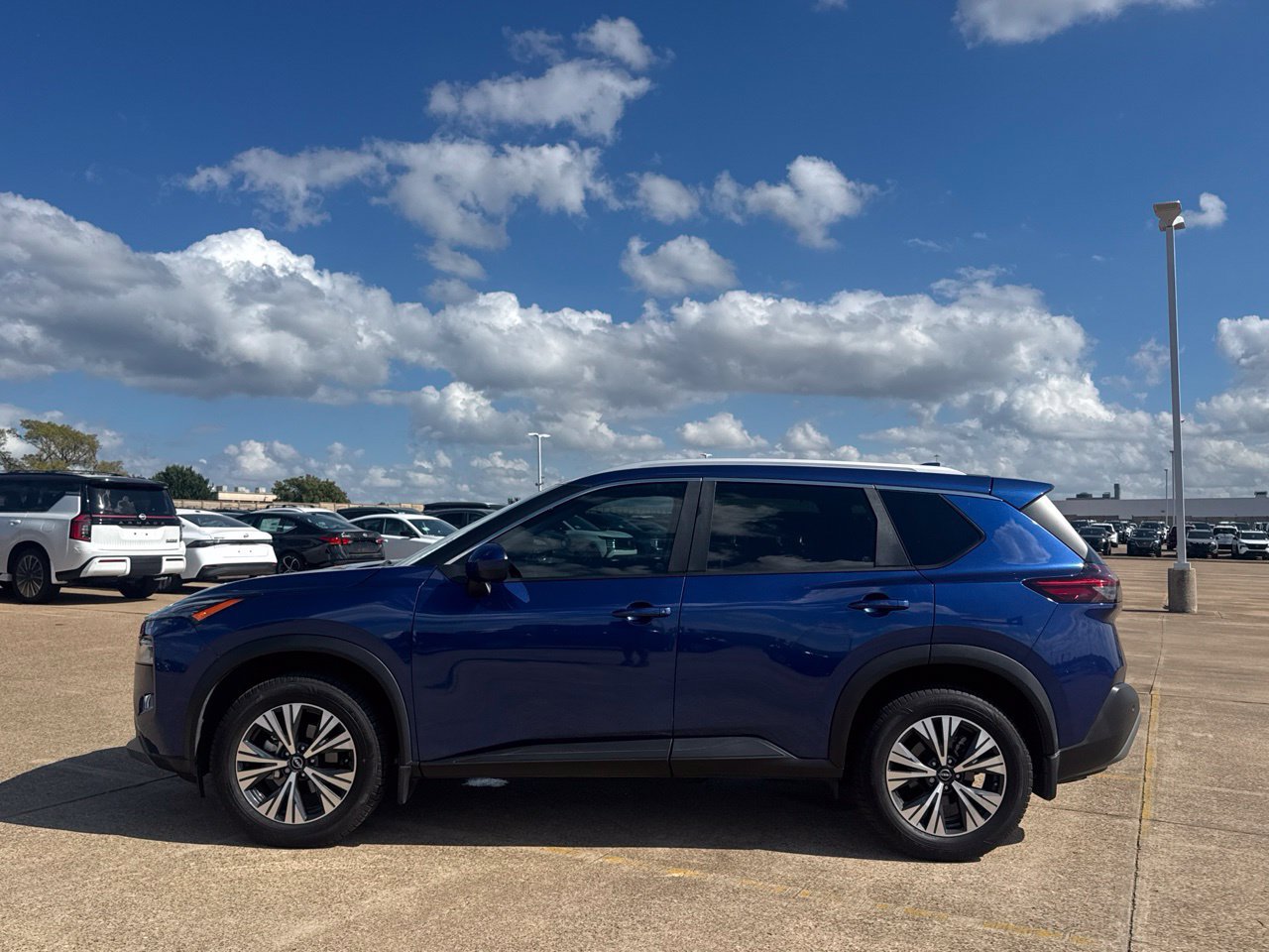 Certified 2023 Nissan Rogue SV w/ SV Premium B Package FWD image 16