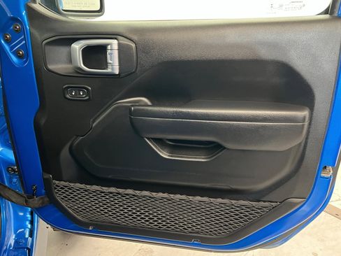 Used 2022 Jeep Wrangler Unlimited Rubicon w/ LED Lighting Group image 25