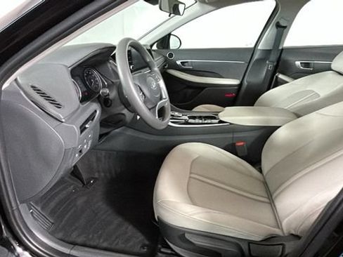 Used 2023 Hyundai Sonata SE FWD image 11
