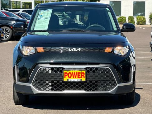 Used 2023 Kia Soul LX w/ LX Technology Package FWD image 9