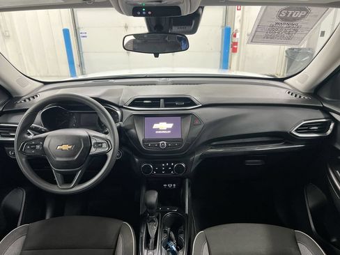 Used 2023 Chevrolet TrailBlazer LT FWD image 10