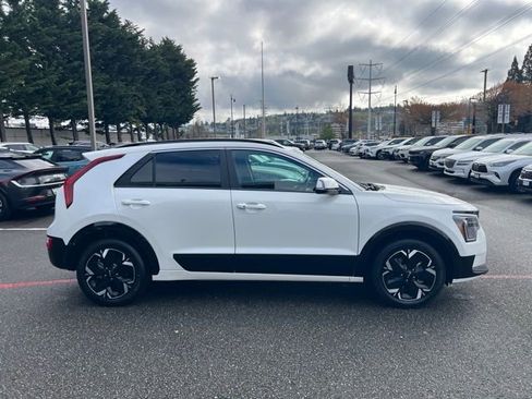 Certified 2025 Kia Niro Wind FWD image 6