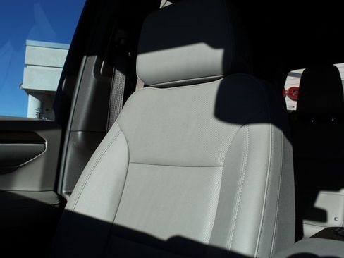 Used 2023 GMC Sierra 1500 SLT image 31