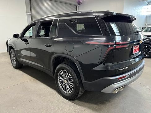 Used 2026 Chevrolet Traverse LT FWD image 5