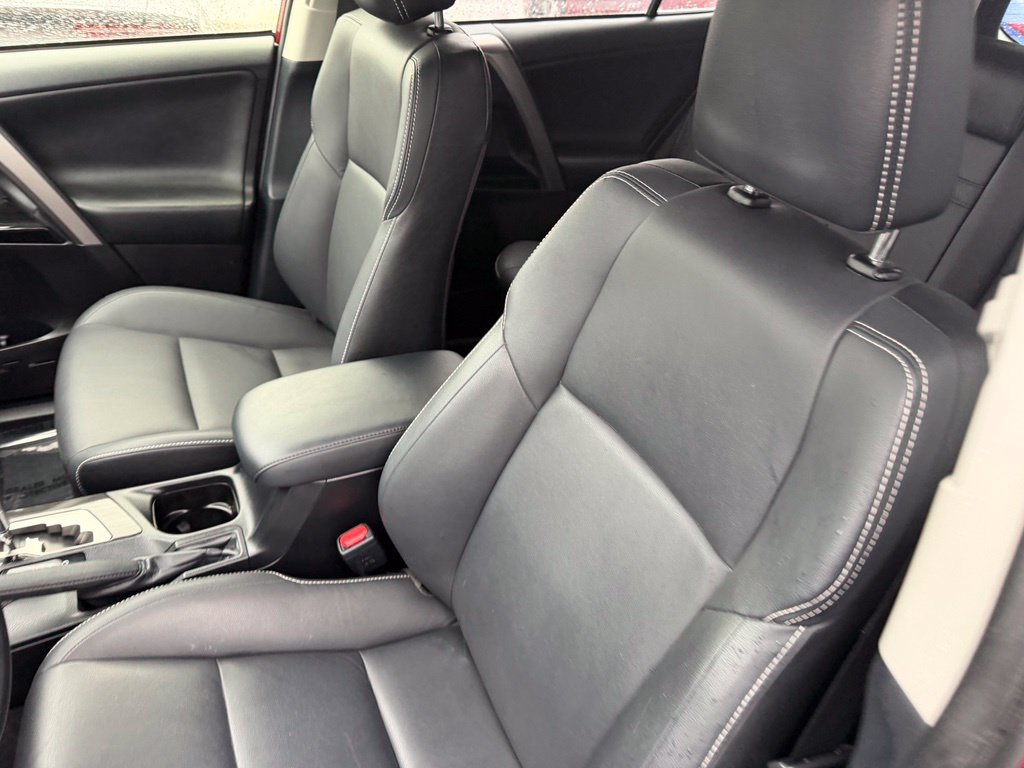 Used 2018 Toyota RAV4 Limited AWD/4WD image 13