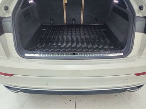 Used 2023 Audi Q8 Premium Plus w/ Premium Plus Package image 14