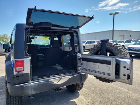 Used 2017 Jeep Wrangler Sport AWD/4WD image 14