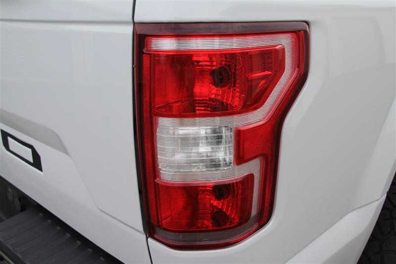Used 2018 Ford F150 XLT w/ Equipment Group 302A Luxury AWD/4WD image 12