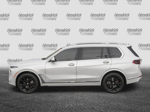 Certified 2025 BMW X7 xDrive40i image 6
