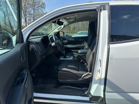 Used 2022 Chevrolet Colorado LT w/ Fleet Safety Package image 9