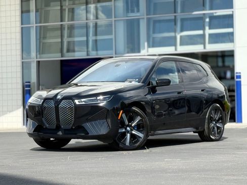 Used 2024 BMW iX xDrive50 w/ Premium Package AWD/4WD image 1