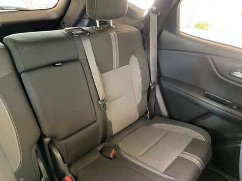 Used 2025 Chevrolet Blazer LT image 37