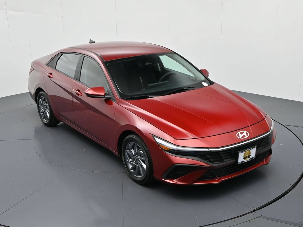 Used 2024 Hyundai Elantra SEL FWD image 15