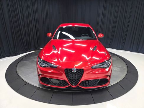 Used 2017 Alfa Romeo Giulia Quadrifoglio image 9