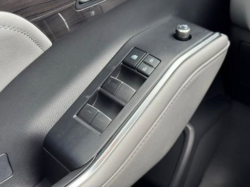 Used 2021 Toyota Highlander Limited image 36