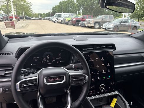 Used 2025 GMC Terrain Elevation FWD image 8