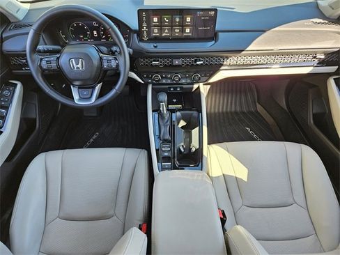 Used 2025 Honda Accord Touring image 14