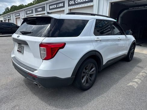Used 2021 Ford Explorer XLT w/ Equipment Group 202A RWD image 6