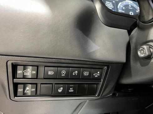 Used 2023 Toyota Tundra Platinum w/ Advanced Package image 40