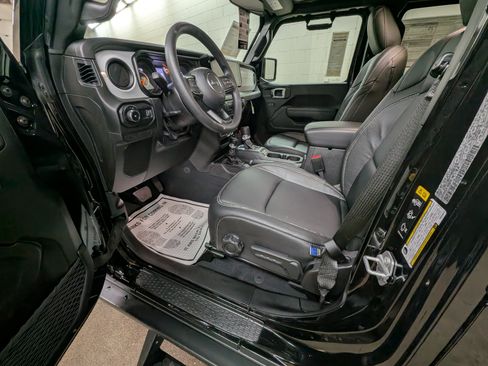 New 2026 Jeep Wrangler Unlimited Sport AWD/4WD image 11