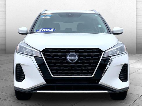 Used 2024 Nissan Kicks SV FWD image 2