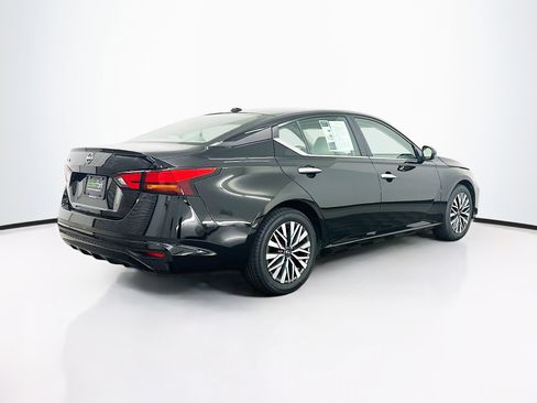 Used 2025 Nissan Altima 2.5 SV image 9