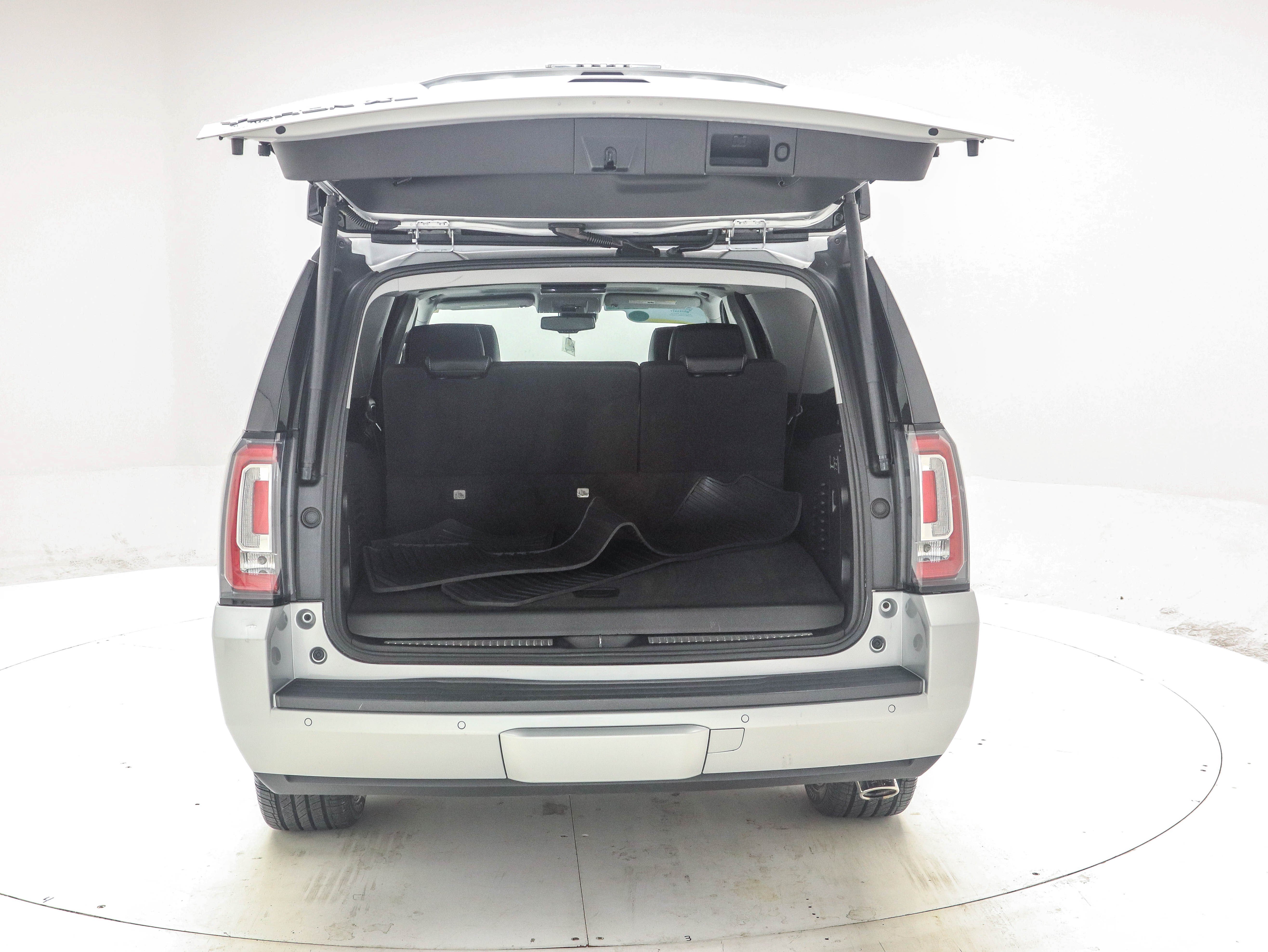 Used 2020 GMC Yukon XL SLT w/ Premium Edition AWD/4WD image 10