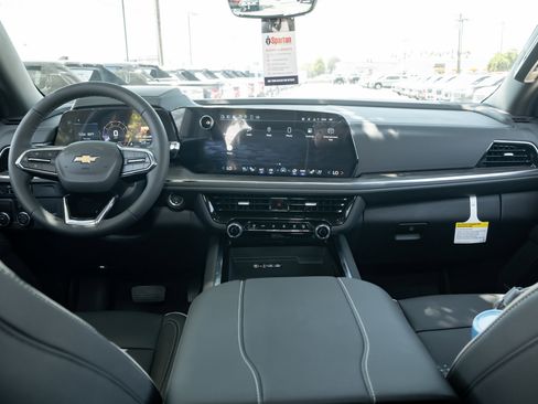 New 2025 Chevrolet Suburban Premier image 21