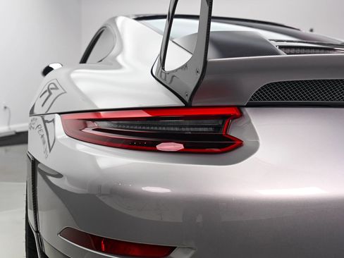 Used 2018 Porsche 911 GT2 RS image 15