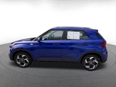 Used 2025 Hyundai Venue SEL FWD image 9