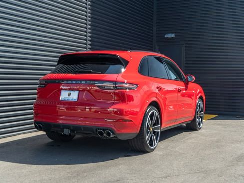 Used 2023 Porsche Cayenne Turbo image 9