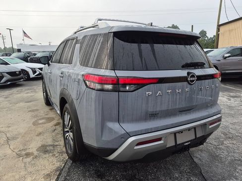 Used 2022 Nissan Pathfinder Platinum w/ Cargo Package FWD image 2