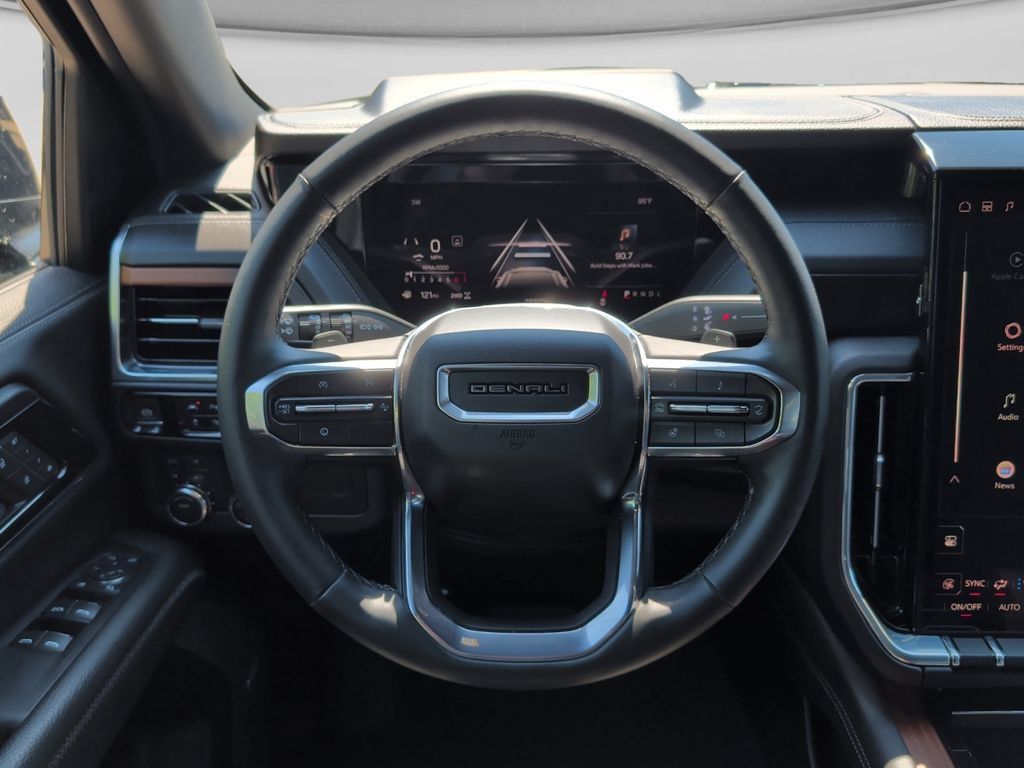 Used 2025 GMC Yukon Denali AWD/4WD image 11