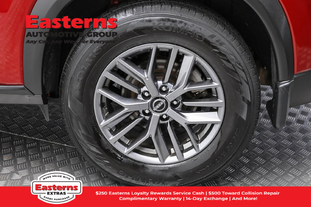 Used 2023 Nissan Rogue S AWD/4WD image 9