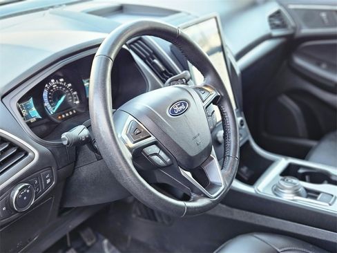 Used 2022 Ford Edge SEL w/ Convenience Package image 16