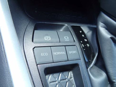Used 2025 Toyota RAV4 XLE FWD image 26
