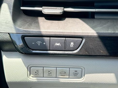 Used 2024 Kia Carnival SX FWD image 37