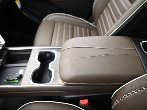 New 2026 GMC Acadia Denali Ultimate w/ LPO, Floor Liner Package image 18