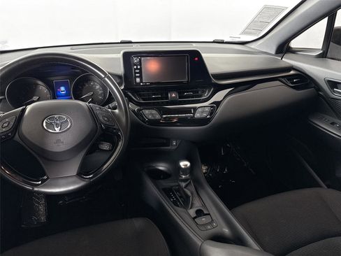 Used 2018 Toyota C-HR XLE image 31